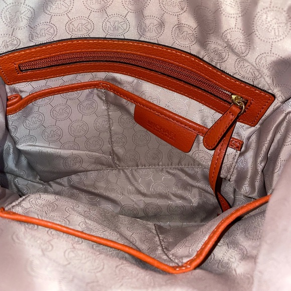 Michael Kors Large Weston Tassel Shoulder Bag - Picture 7 of 8